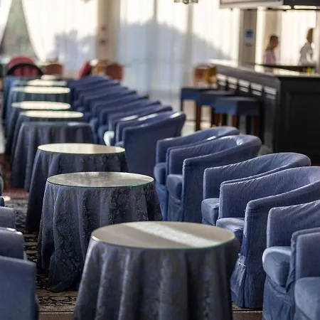 Smeraldo ホテル 3*